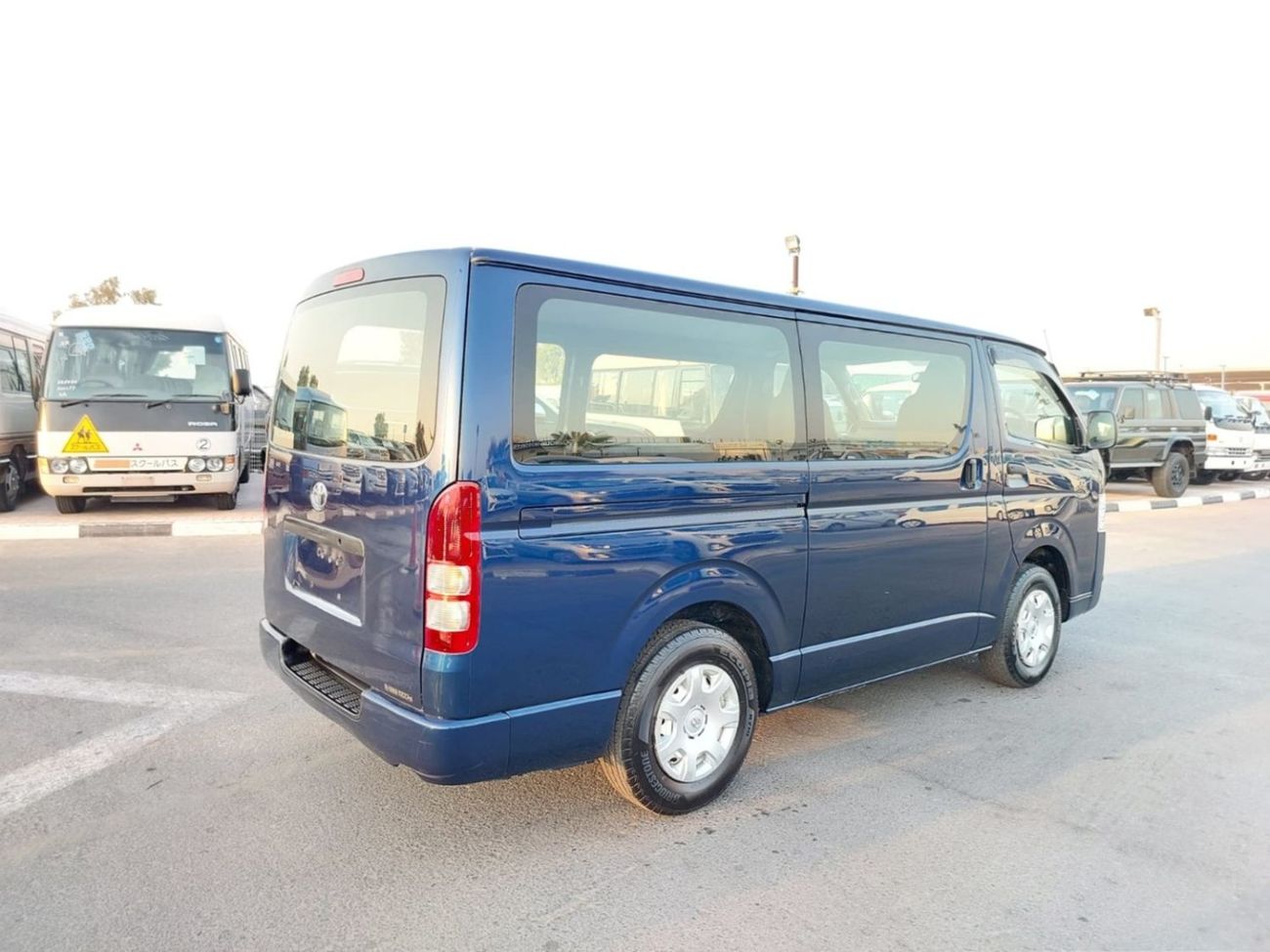 Toyota Hiace TOYOTA HIACE VAN RHD 2019 MODEL 2.8 L DIESEL AUTOMATIC(PM07814)
