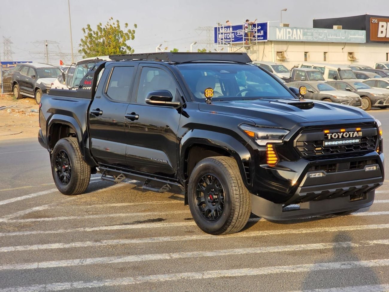 تويوتا تاكوما 2024 Model 2.4L normal engine ,Push button , leather seats and low mileage