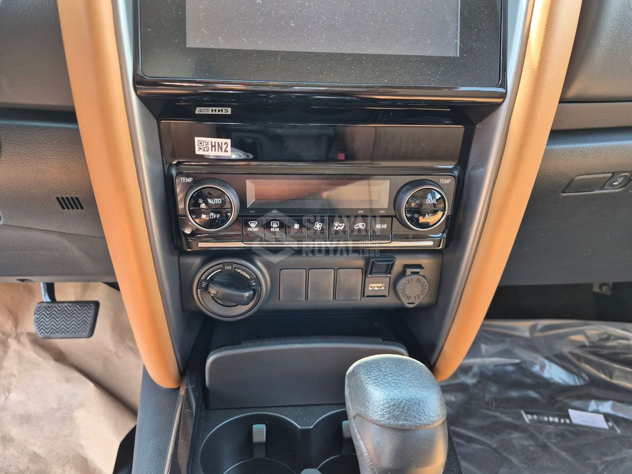 Toyota Fortuner STANDARD 2.7L PETROL 4WD AT 7-SETAS 2026MY