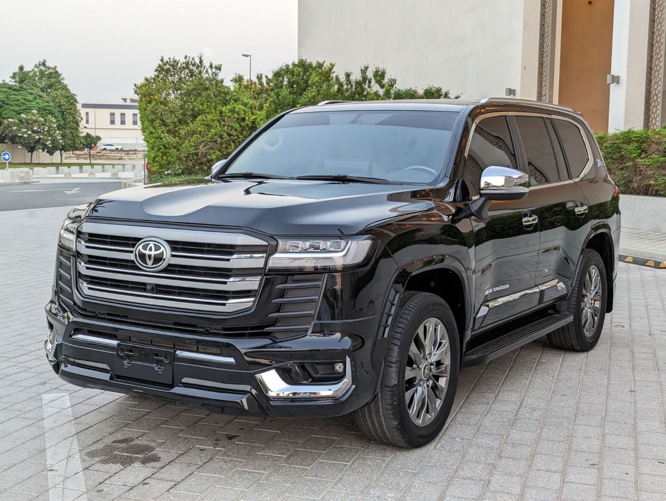 Toyota Land Cruiser Toyota Landcruiser 2014 LHD facelifted 2025 black colour exterior and interior colour beige 8 seater