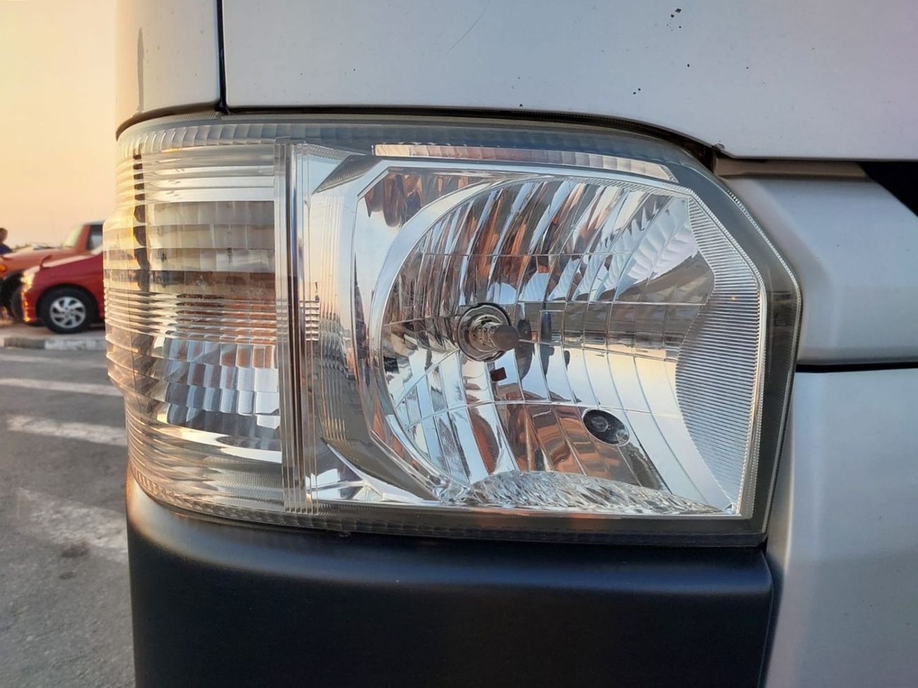 تويوتا هاياس TOYOTA HIACE VAN RHD 2014 MODEL 3.0 L DIESEL AUTOMATIC(PM42719)