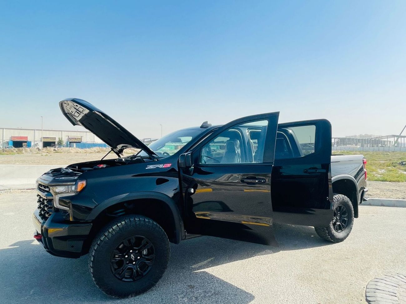 Chevrolet Silverado ZR2 Dual Cabin Pickup RHD 4WD 6.2L Eco tec3 V8 Petrol Engine Automatic 5 Seats 4 Doors