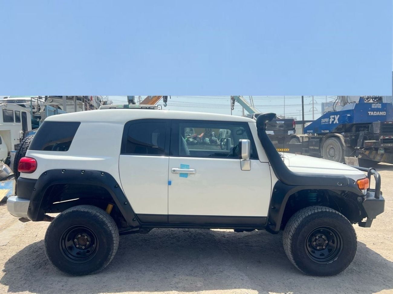 Toyota FJ Cruiser BASE PETROL 4,0 LITER ,RIGHT HAND DRIVE 2012 MODEL