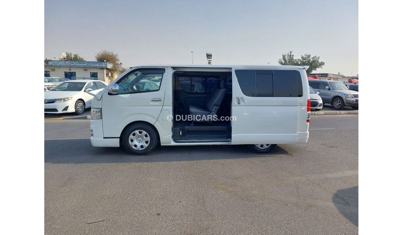 تويوتا هاياس TOYOTA HIACE VAN RIGHT HAND DRIVE(PM30696)