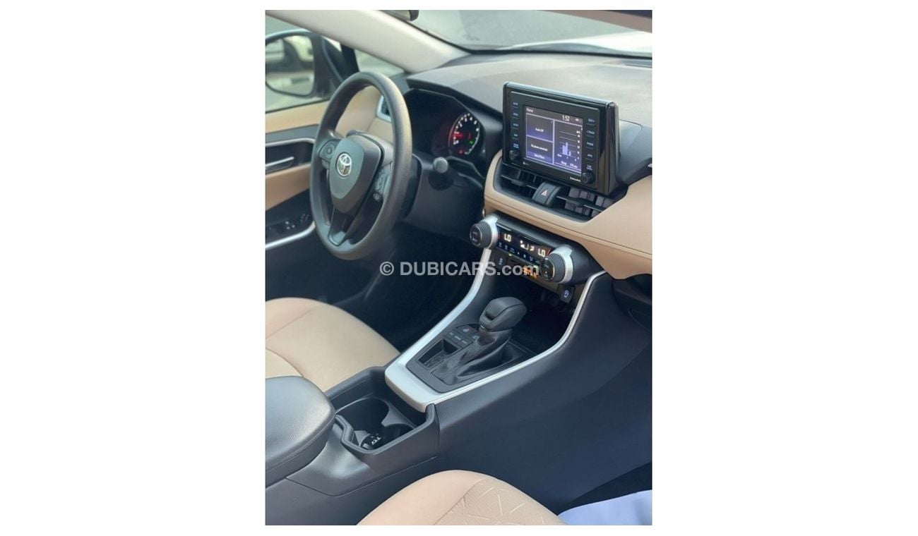 Toyota RAV4 2020 Toyota RAV4 XLE 2.5L V4 -