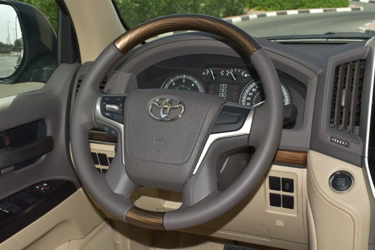Toyota Land Cruiser 200 GXR V8 4.5L Diesel Automatic