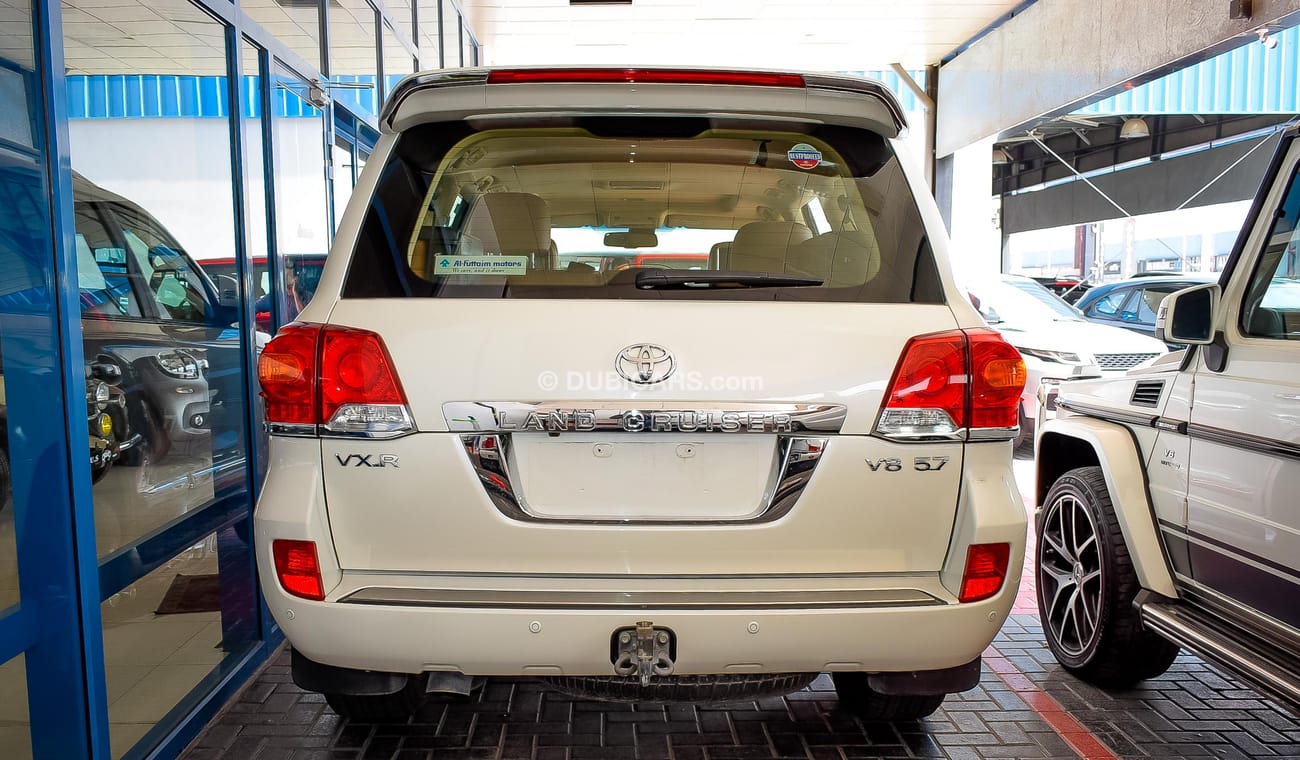Toyota Land Cruiser VXR V8 5.7
