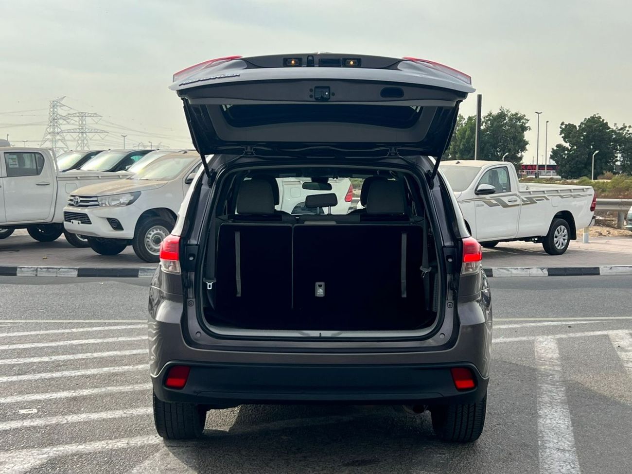 تويوتا هايلاندر 2018 Toyota Highlander LE+ 2.7L V4 - FWD - Petrol - Rare Stock - 7 Seater Rear CAM - 58,200 mileage 