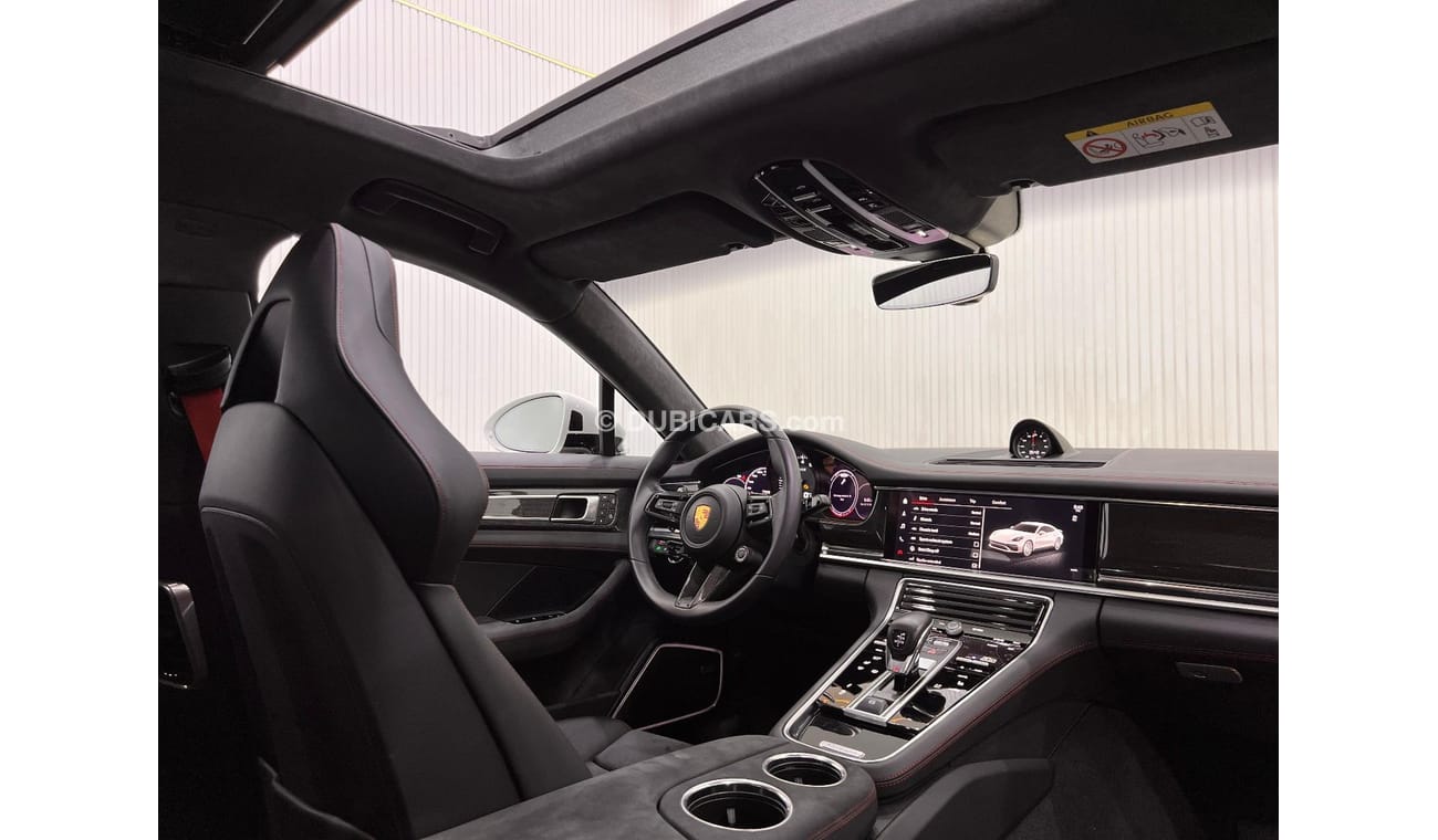 بورش باناميرا 2022 Porsche Panamera GTS, April 2024 Porsche Warranty, Full Options, Very Low Kms, GCC
