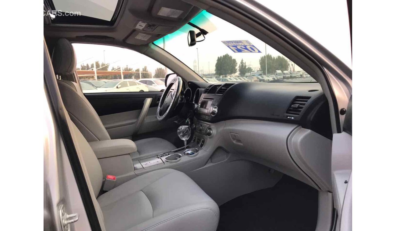 تويوتا هايلاندر fresh and imported and very clean inside out and ready to drive