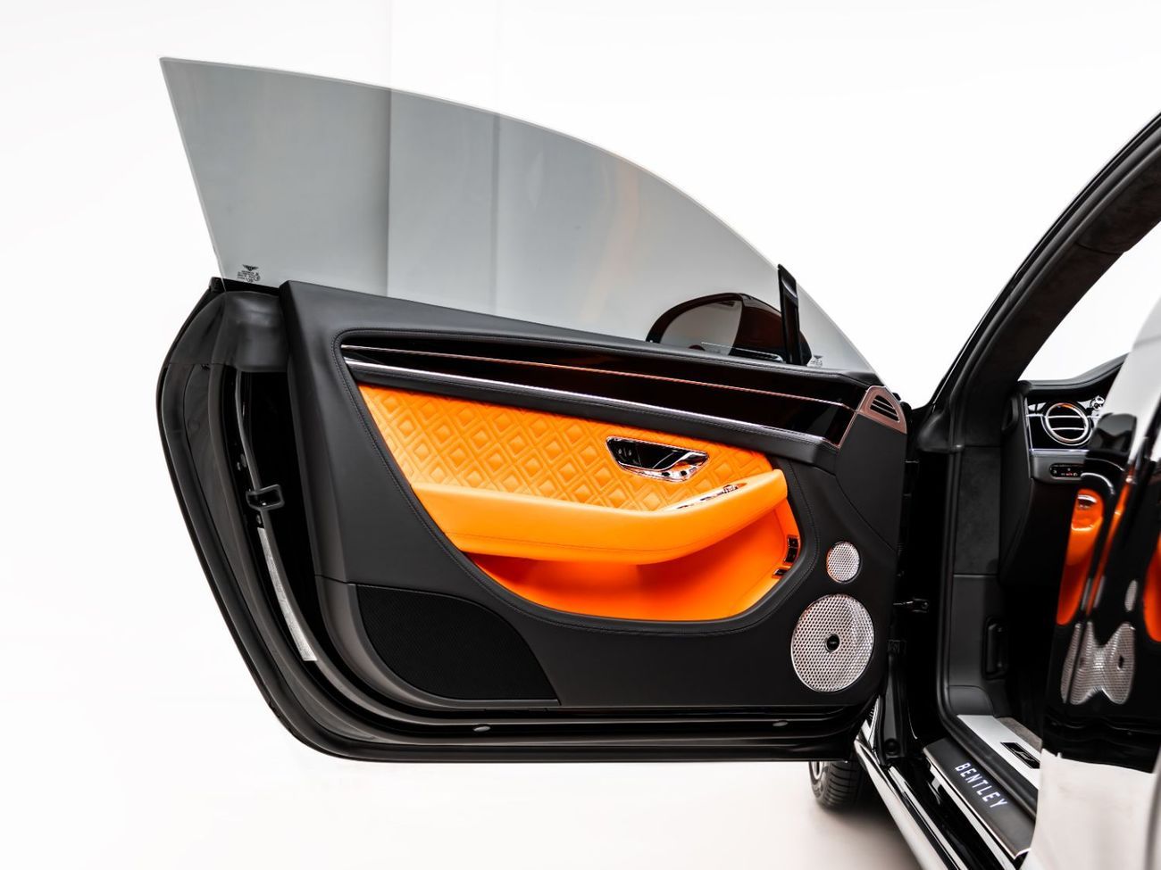 بنتلي كونتيننتال جي تي 6.0L W12 (626 HP)