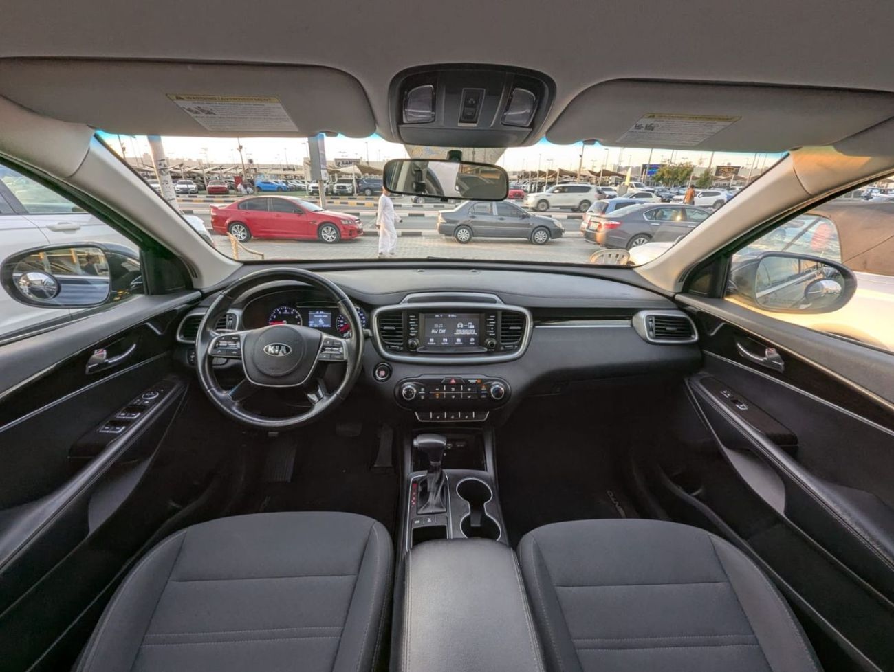 كيا سورينتو Base 2.4L AWD KIA SORENTO 2019 V4 engine 2.4 American clean title no any work required just buy and