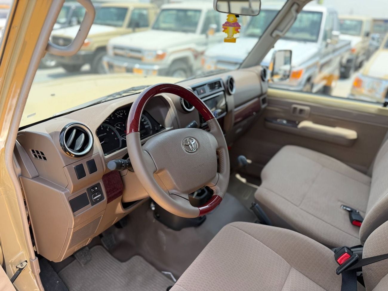 Toyota Land Cruiser 70 LC79 GXR