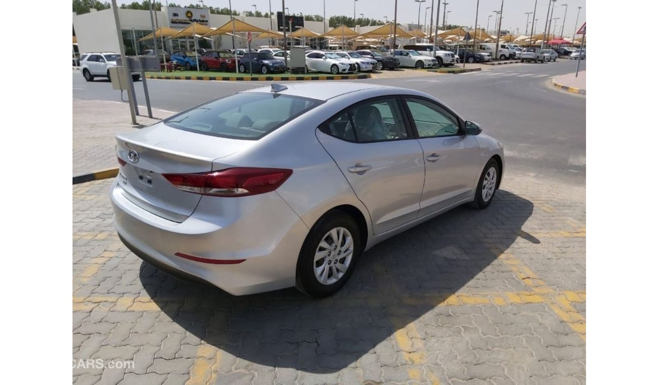 Hyundai Elantra SE