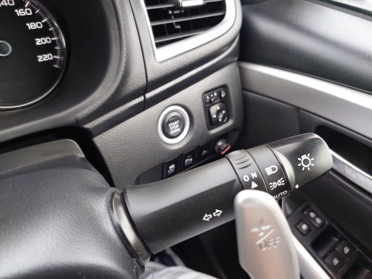 Mitsubishi Pajero MITSUBISHI PAJERO SUV RHD 2023 MODEL 2.4 L DIESEL AUTPMATIC(PM11732)