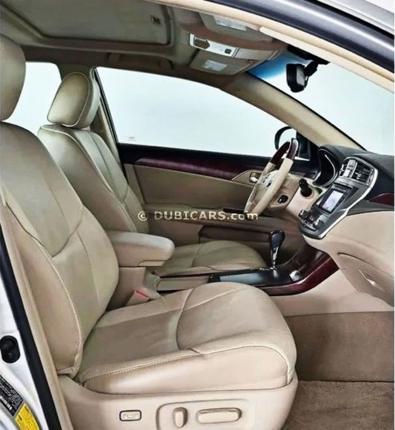 تويوتا افالون - V6 - EXCELLENT CONDITION - 49000KM DRIVEN - VAT INCLUSIVE