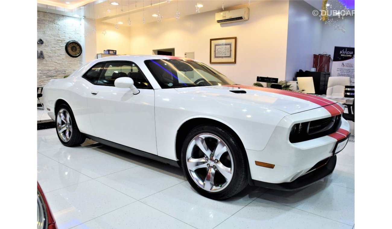 دودج تشالينجر FULL SERVICE HISTORY! Dodge Challenger 2013 Model!! in White Color! GCC Specs