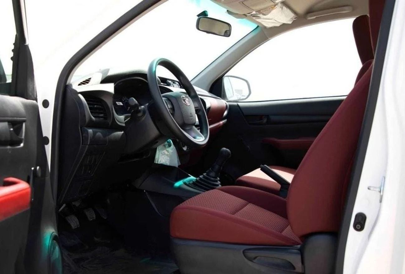 Toyota Hilux 2025 Toyota Hilux 3-Seater SC Single Cabin SWB Short-Wheel Base Chassis Pickup 2.7L 4-Cyl Petrol M/T