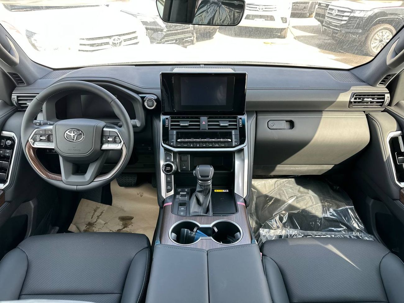 Toyota Land Cruiser GXR 4.0L PTR A/T // 2026 // High Option With Dvd&Back Camera , Sunroof , Leather & Power Seats // Sp