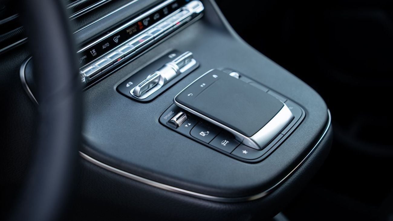 Mercedes-Benz V 300 Extra Long 2.0L - Black Inside Black | Export Only