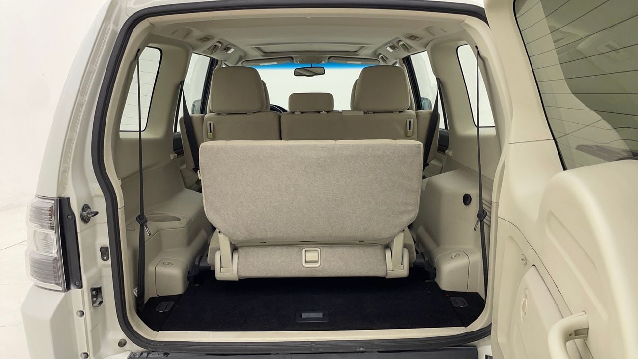 ميتسوبيشي باجيرو GLS MID 3 | بدون دفعة مقدمة | اختبار القيادة في المنزل