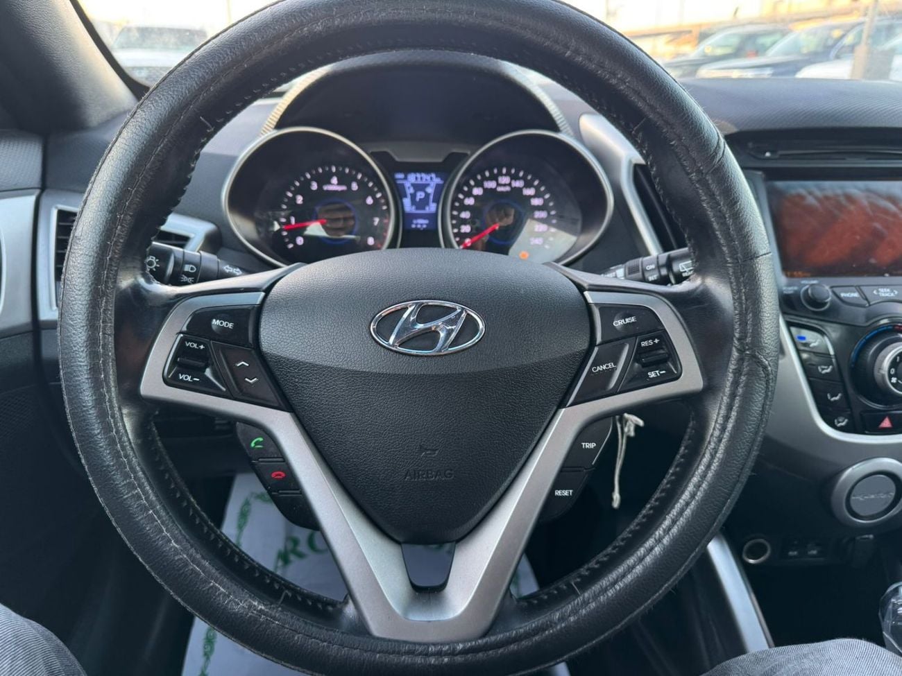 Hyundai Veloster GLS 1.6L Gcc, panoramic, 1.6L