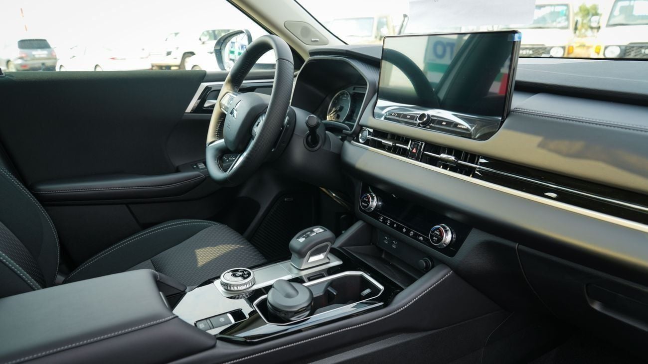 Mitsubishi Outlander Brand New 2026 Mitsubishi Outlander Medium Line (G05) 2.5L | 7-Seater SUV | GCC Spec | Export Only