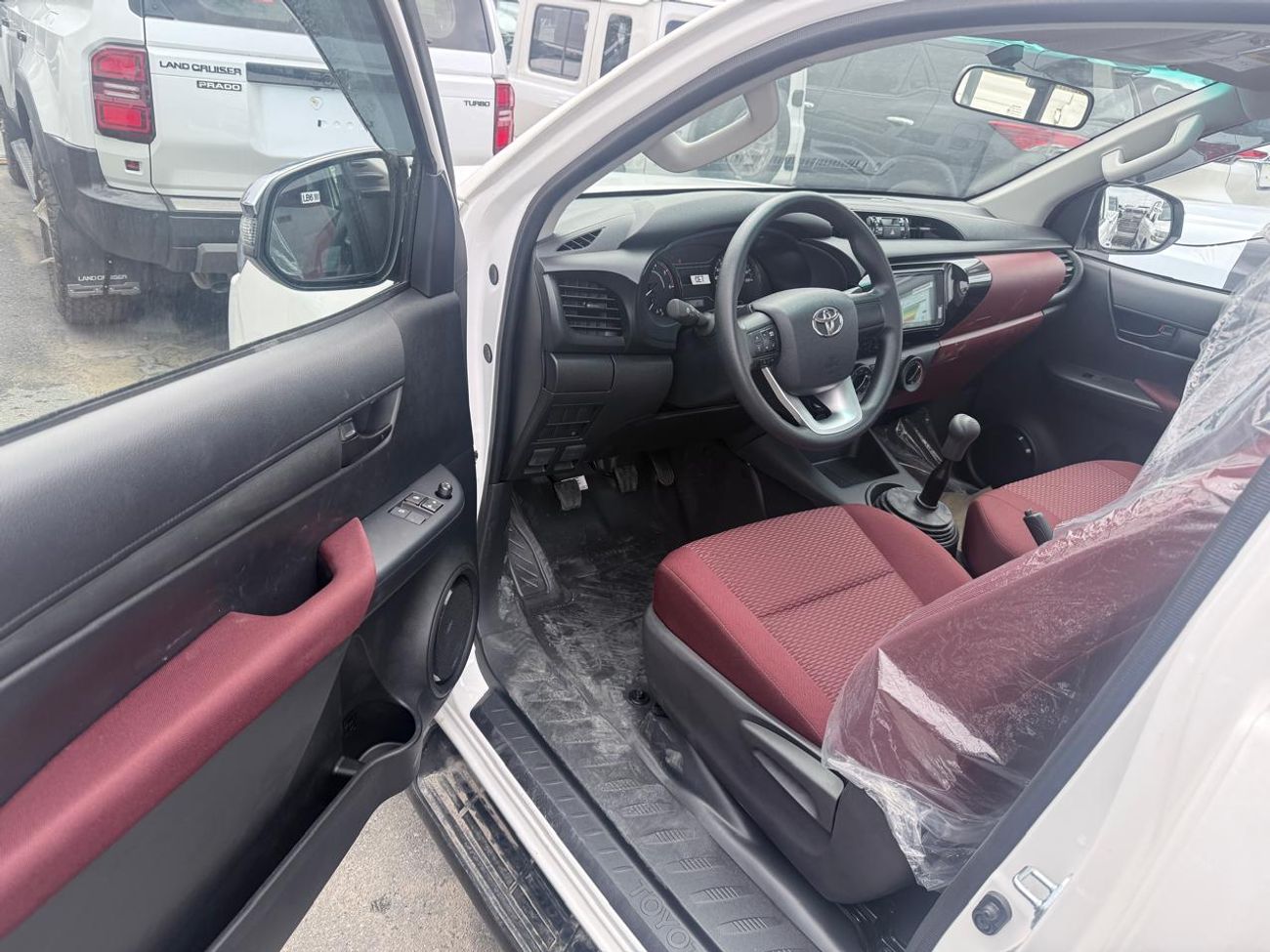 Toyota Hilux Toyota Hilux DLX 2.4L 2025 SC MT White Diesel