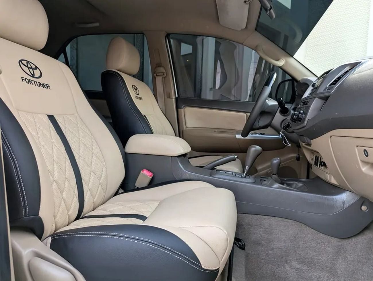 Toyota Fortuner GCC V4 2.7L IN GOOD CONDITION