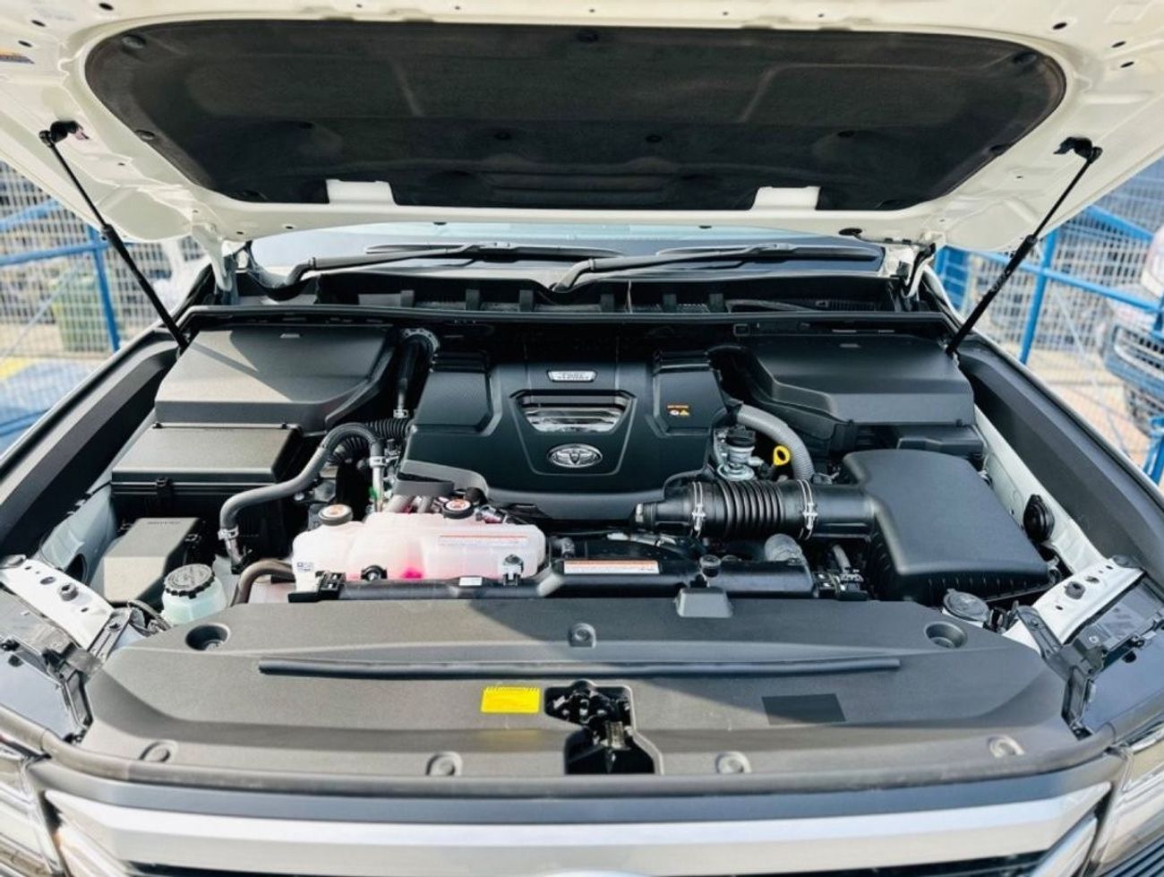 Toyota Land Cruiser Lc 300 sahara top of the range