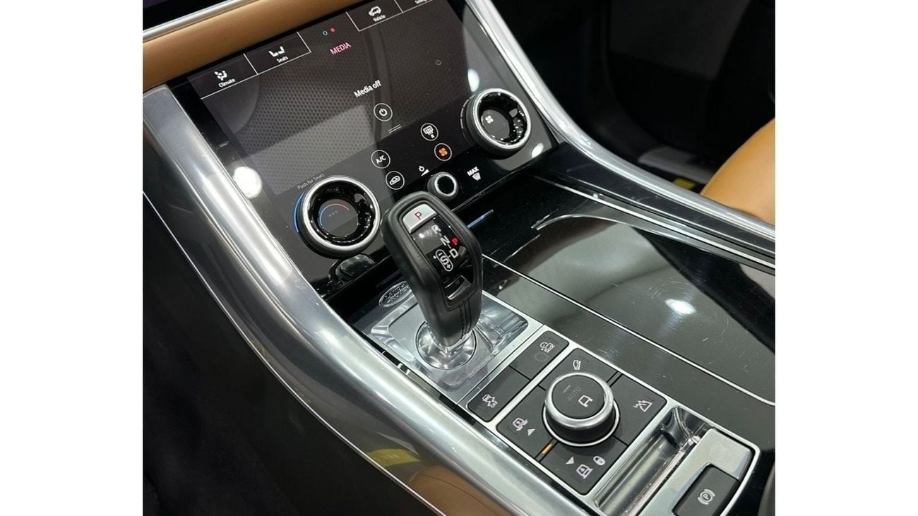 Land Rover Range Rover Sport 2019 Range Rover Sport V8 Dynamic, Warranty, Full Range Rover Service History, Full Options, GCC