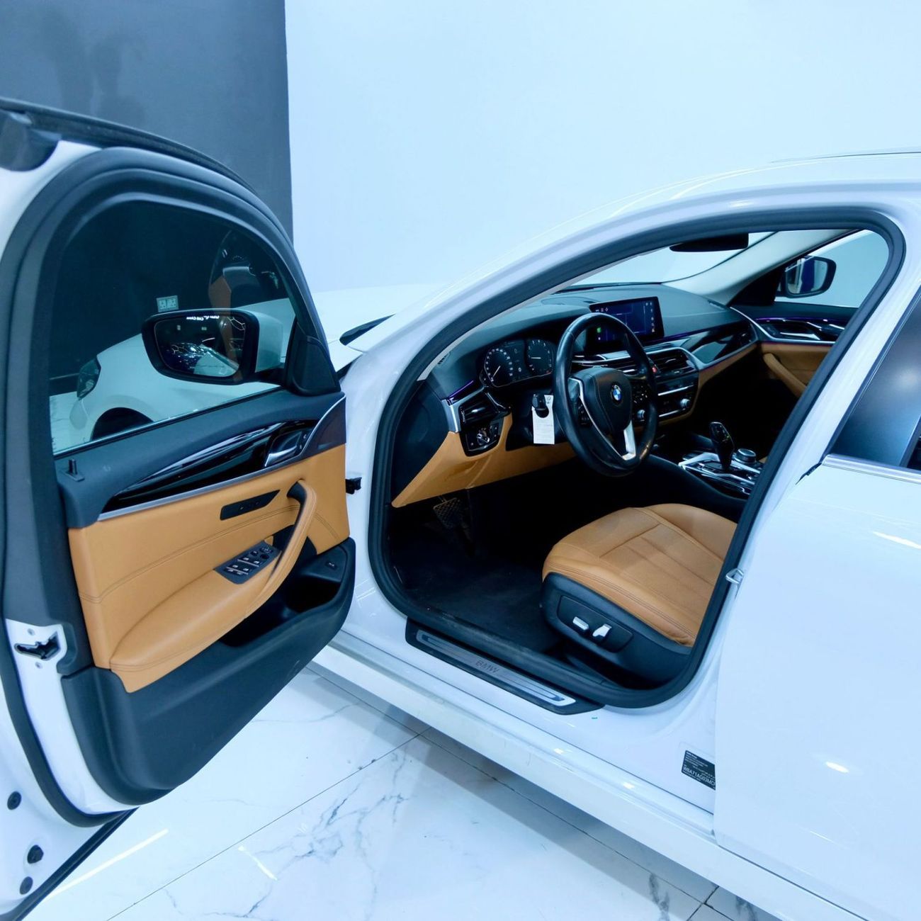 BMW 520i BMW 520i 2021 – White | Under Warranty & Service Contract | GCC Specs