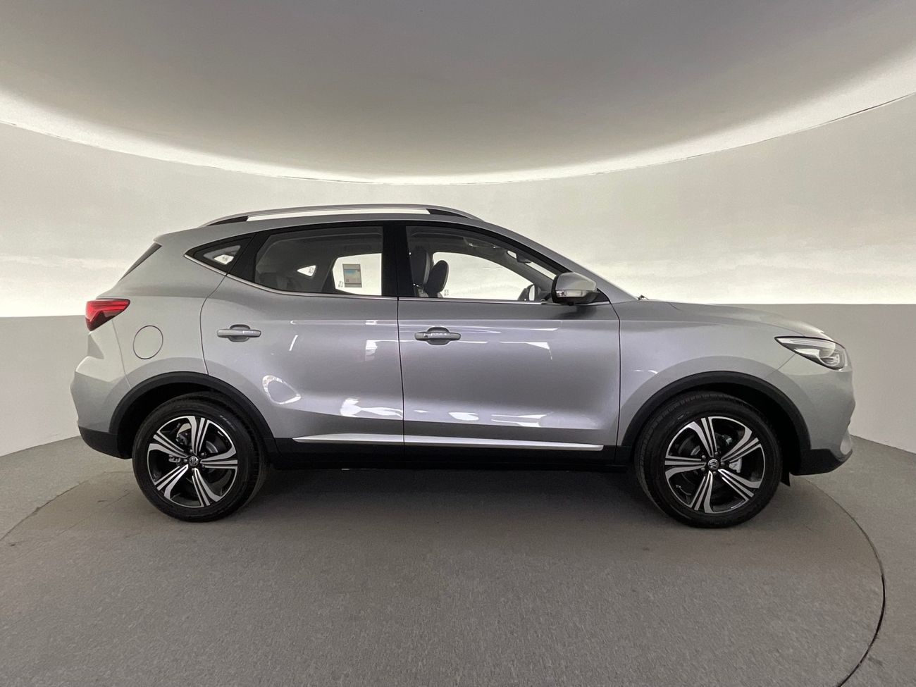 أم جي ZS Luxury | شامل الضمان | 0 ﺪﻔﻋﺓ ﺃﻮﻟﻯ