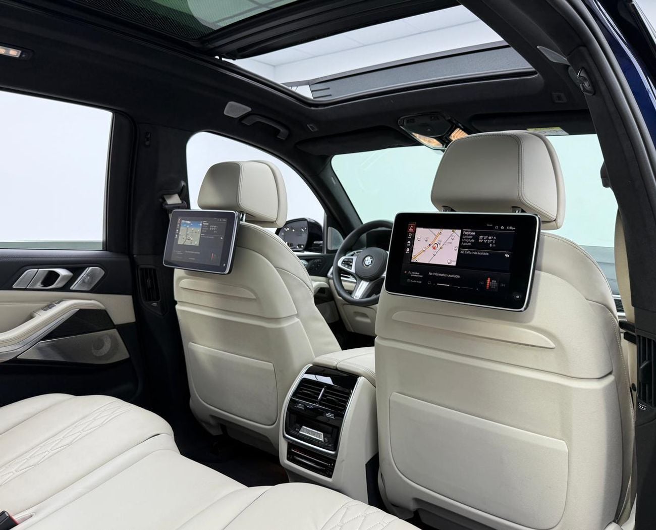 بي أم دبليو X7 2022 BMW X7 xDrive40i M-Sport, 2026 BMW Warranty + Service Pack, Full BMW Service History, GCC