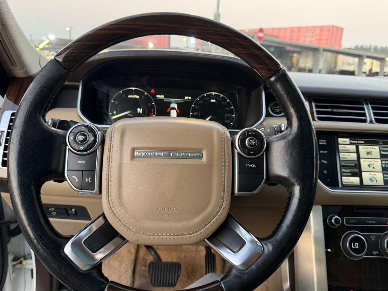 Land Rover Range Rover full option, first owner from the dealership
