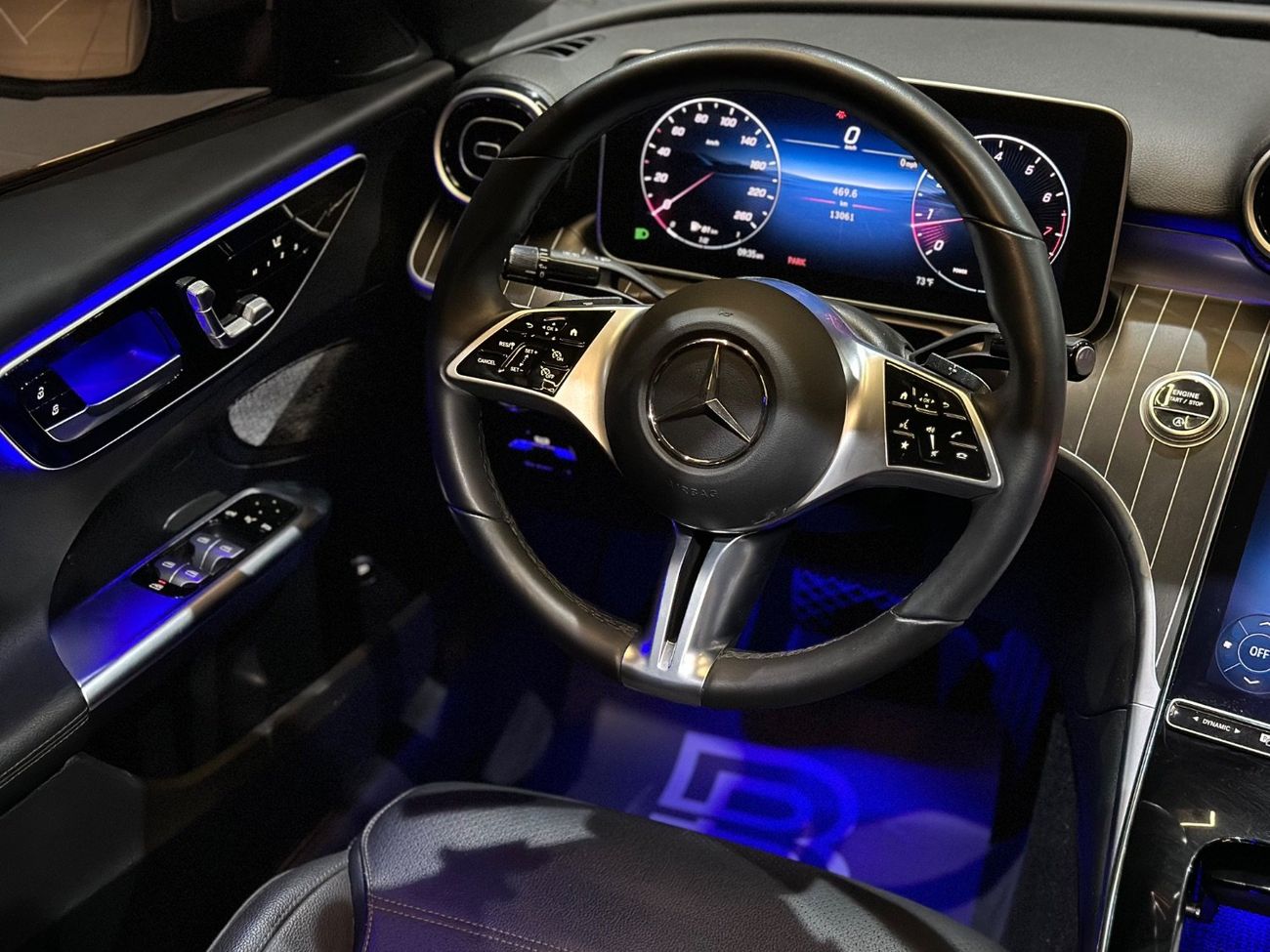 Mercedes-Benz C 300 Base MERCEDES-BENZ C300 | 2025 | FULL OPTIONS | VERY GOOD CONDITIONS