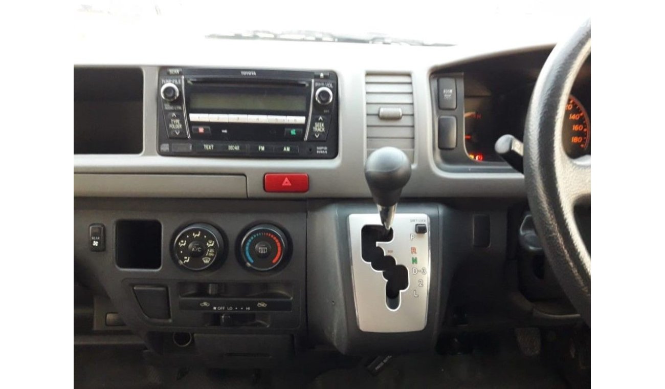 Toyota Hiace TOYOTA HIACE RIGHT HAND DIRVE (PM1124)