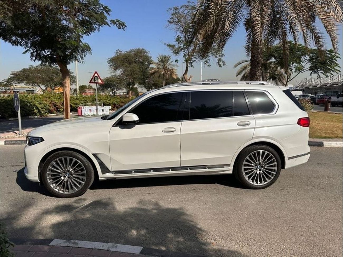 Used BMW X7 XDrive50i 4.4L 2019 for sale in Dubai - 822484