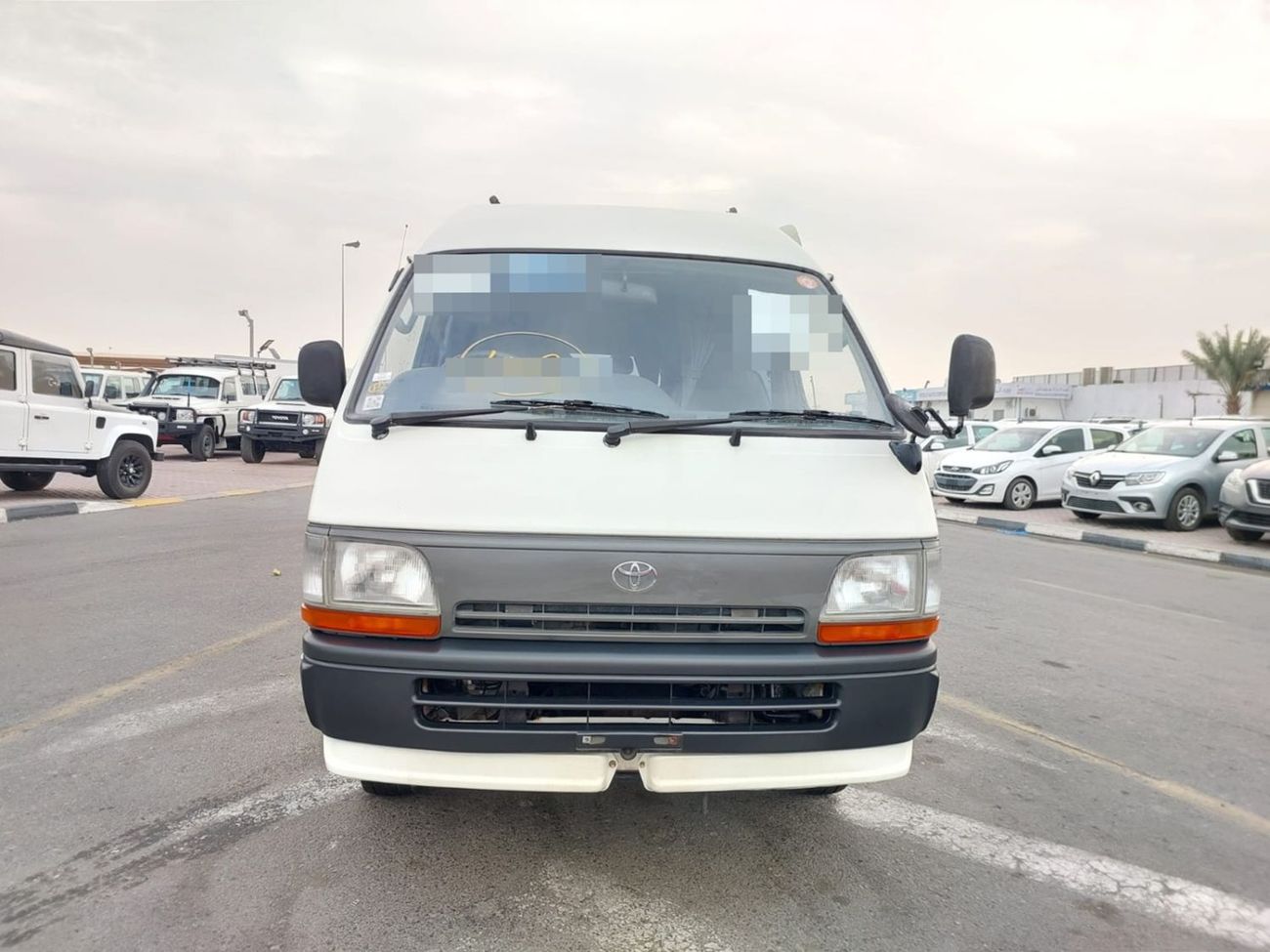 Toyota Hiace TOYOTA HIACE VAN RHD 1994  MODEL 2.7 L DIESEL AUTOMATIC(PM01681)