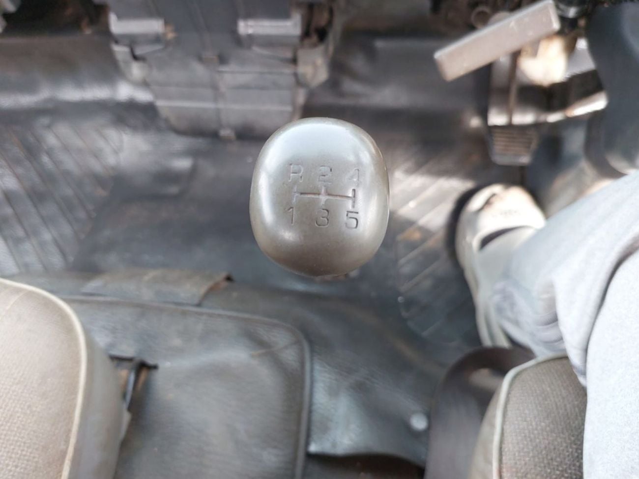 ميتسوبيشي فوسو كانتير (RAMADAN OFFER) MITSUBISHI CANTER TRUCK RHD 1988 MODEL 3.6 L DIESEL MANUAL(PM23190)