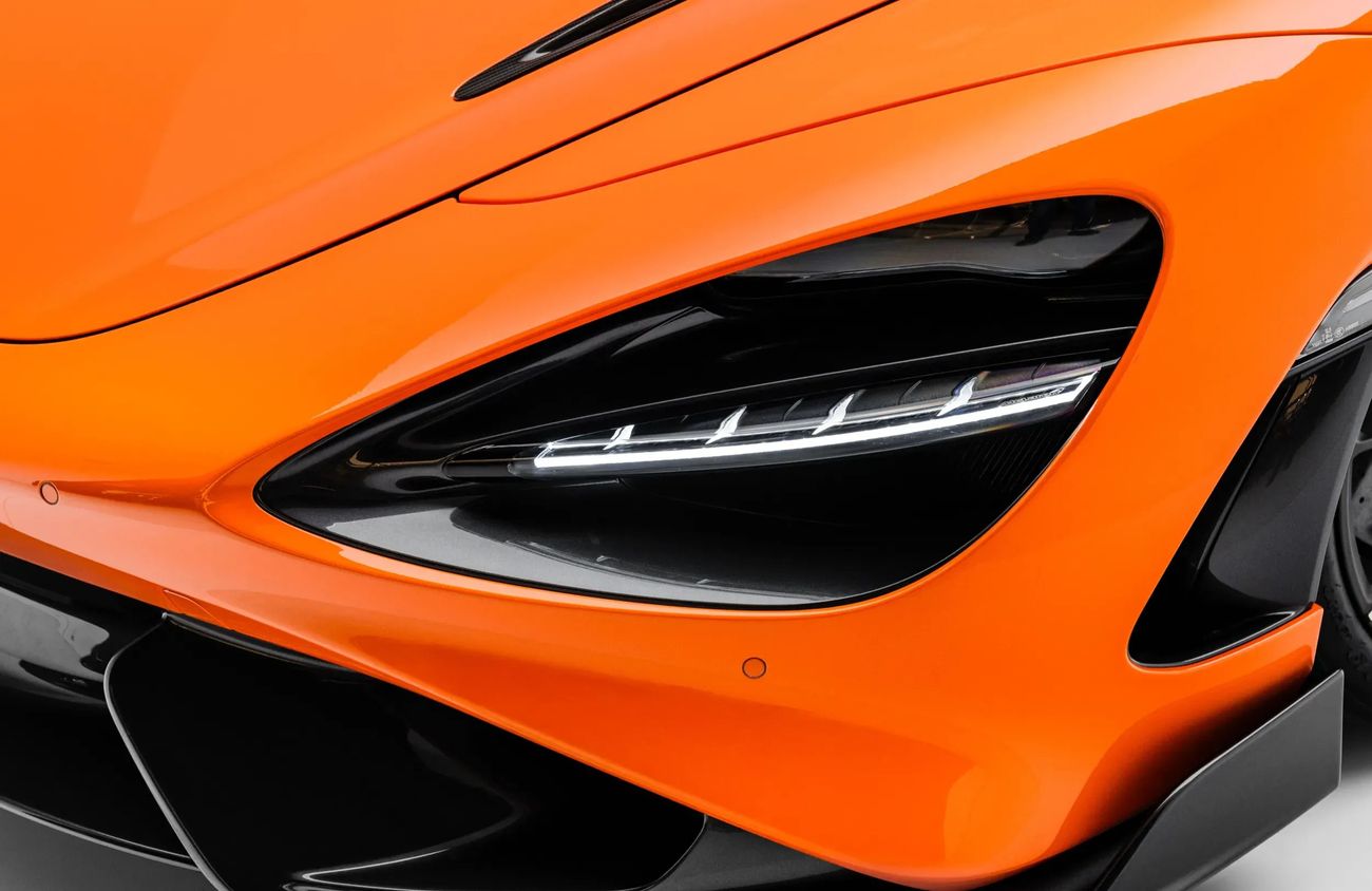 مكلارين 765LT 4.0L twin-turbocharged 8 Cylinder Engine