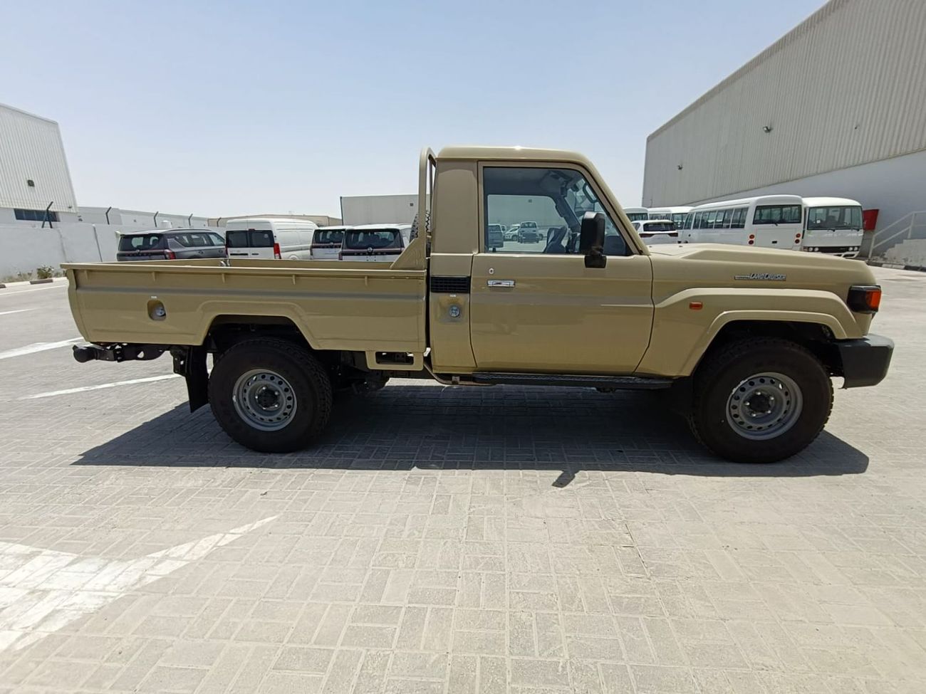 تويوتا لاند كروزر بيك آب Std 4.0L Single Cab Utility 4WD