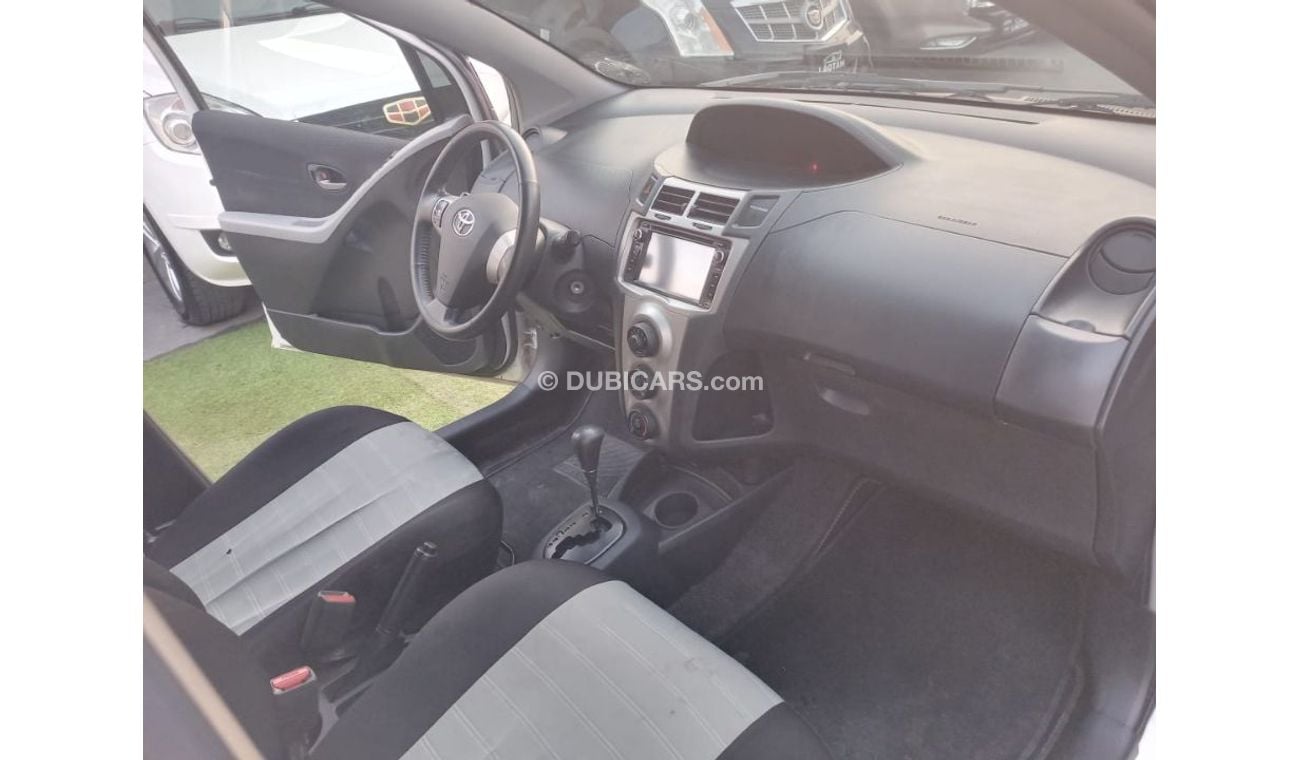 تويوتا يارس خليجى موديل ٢٠١١ لون أبيض تحكم رنجات شاشة كاميرا حساسات  جناح خلفى بحالة ممتازة لاتحتاج لأى مصاريف