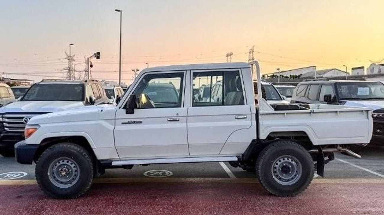 تويوتا لاند كروزر بيك آب 2024 RHD TOYOTA LAND CRUISER 79 4WD D/C 4.2D MT BRAND NEW 0KM (FOR EXPORT ONLY)
