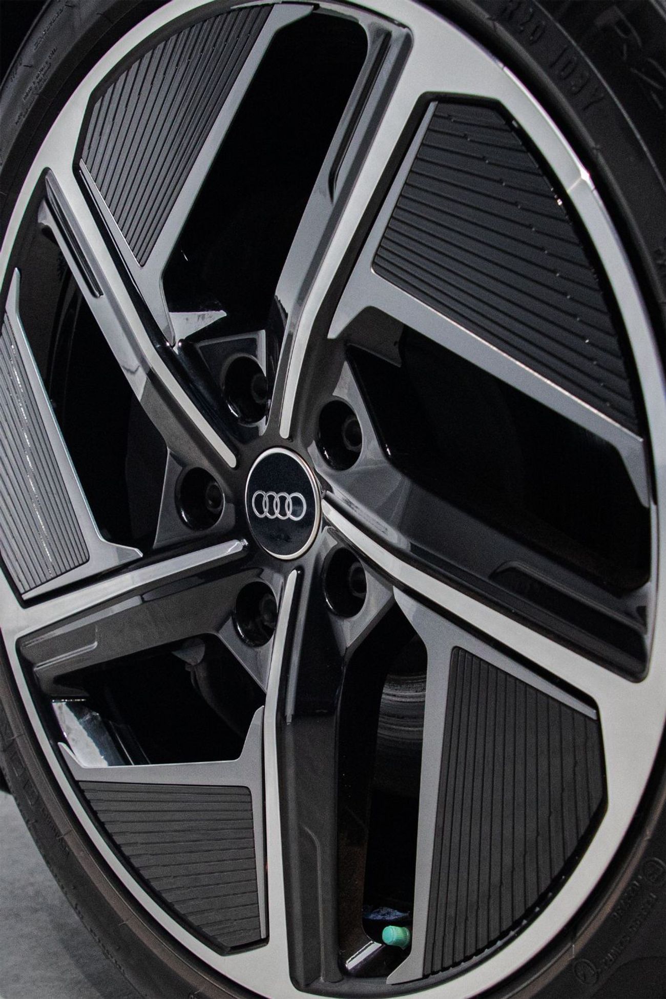 أودي إي ترون جي تي quattro