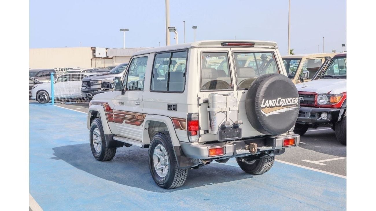 تويوتا لاند كروزر 70 2021 Toyota Land Cruiser 70 3Doors 4.0L Petrol  150000/-AED for local