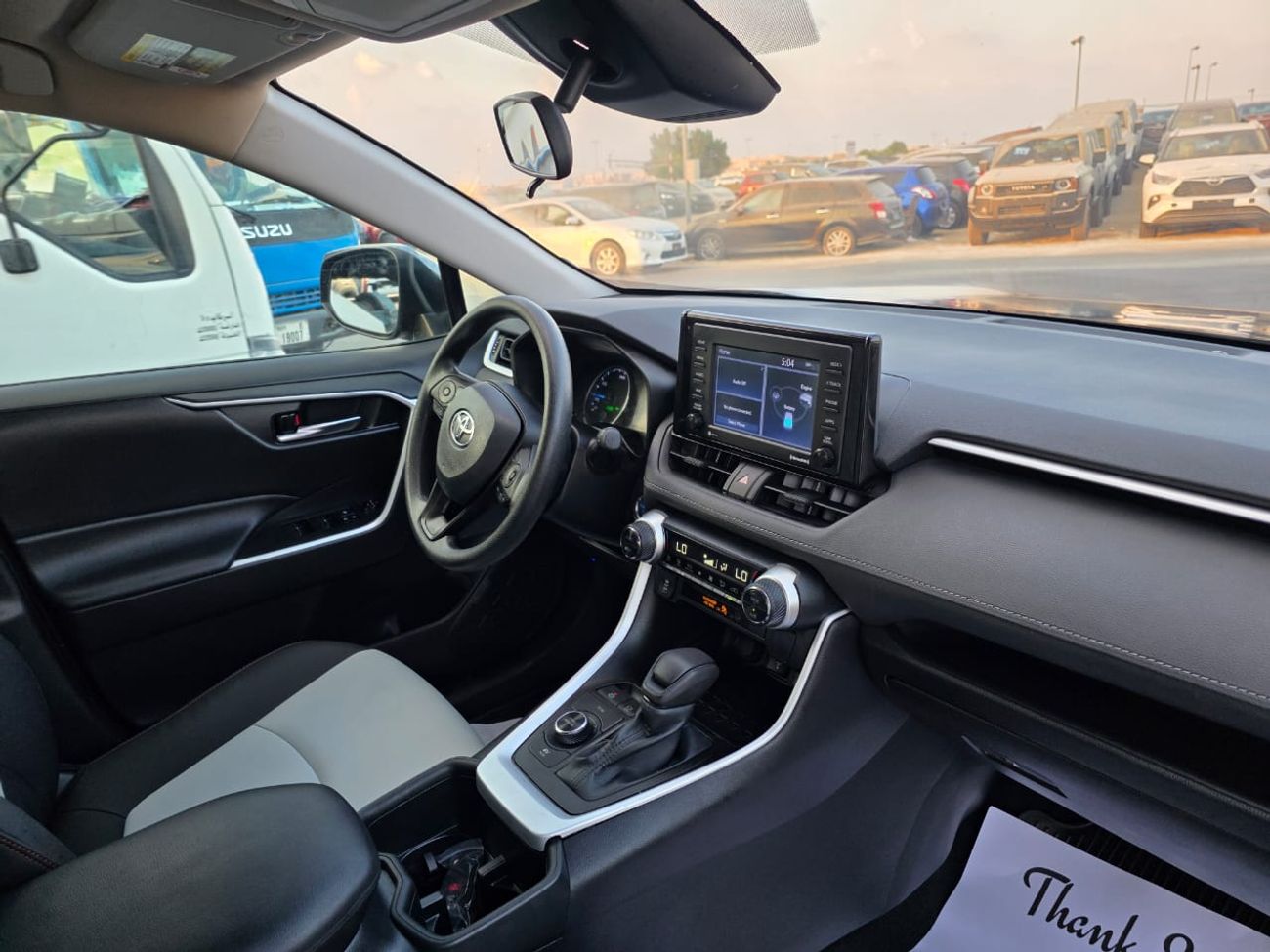 Toyota RAV4 2022 Model XLE hybrid engine Push , AWD and leather seats