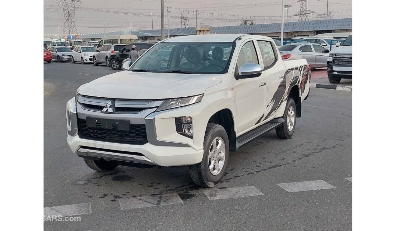 Mitsubishi L200 PETROL M/T 4X4 2.4L CHROME PACKAGE