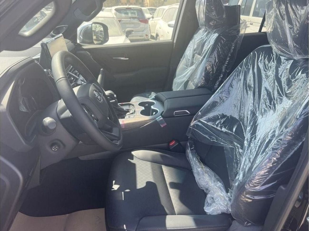 تويوتا لاند كروزر LC300 3.3L AT DIESEL VXR FULL OPTION