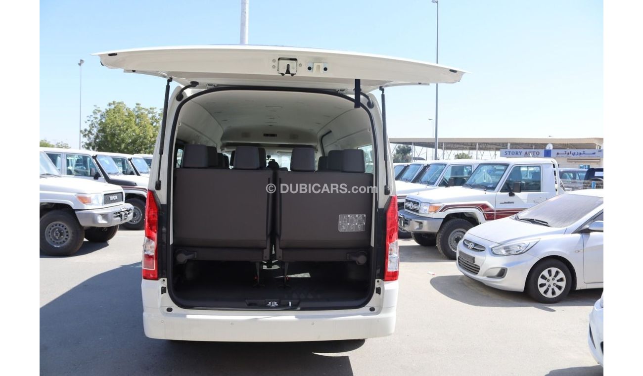 Toyota Hiace GL -High Roof Commuter TOYOTA HIACE COMMUTER 2.8L DIESEL HIGH ROOF MANUAL TRANSMISSION